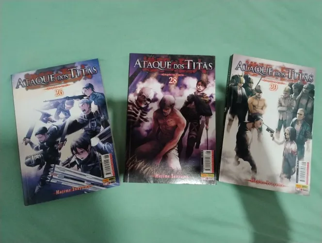 Mangá Ataque dos Titãs números diversos