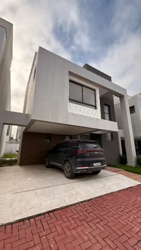 Casa Duplex com 4/4 Condomínio Reserva Evo - A 1 minuto da Noide Cerqueira