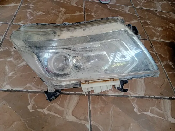 Farol Direito Nissan Frontier 2017 A 2022 Led Xenon 