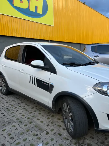 Fiat Palio Sporting 1.6 Flex 16V 5P 2014