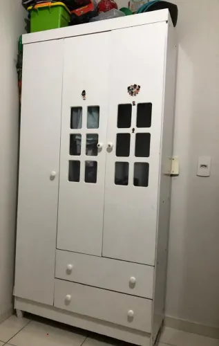 Vendo Guarda Roupa Infantil