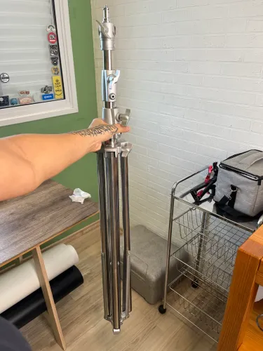 2 tripé inox GREIKA / Tripé com girafa INCOFLASH (escolha no chat)