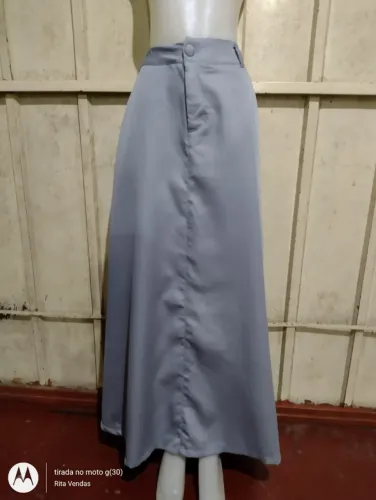 Saia longa social, evase, tamanho GG, veste bem 44,46,48, cor prateada