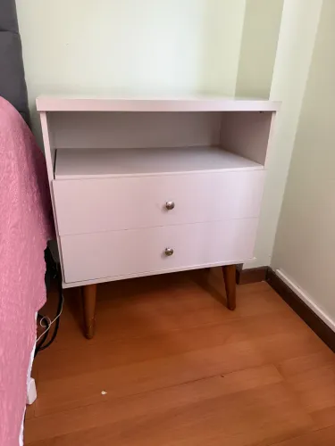 Mesa de cabeceira (criado mudo) - o PAR