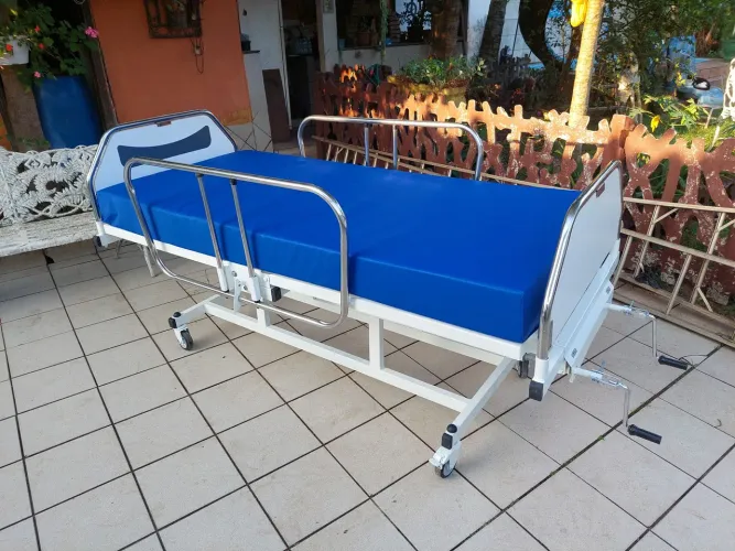 Cama hospitalar articulada 2 posições 