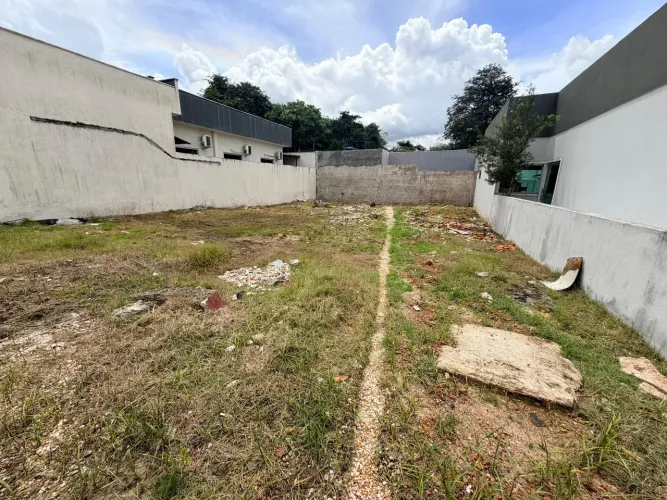 Lote plano em localização privilegiada no Cond. Park Ville