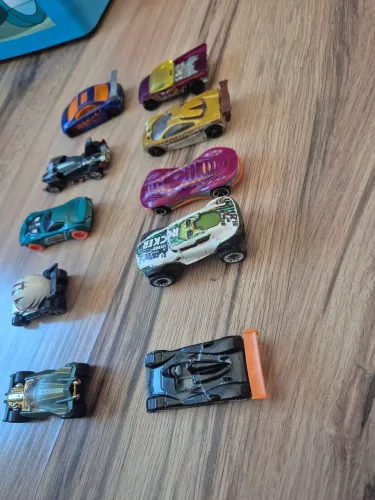 10 carrinhos hotwheels hot wheels