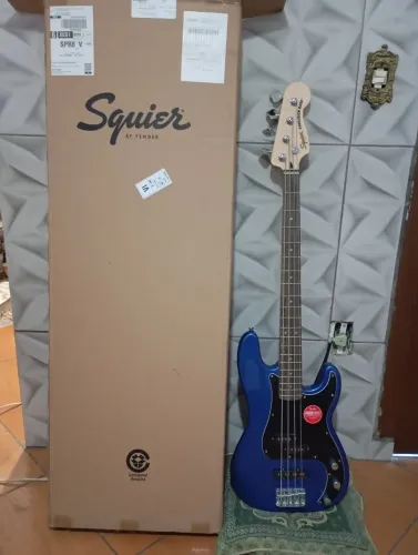 Baixo squier pj affinit