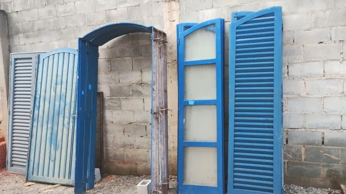 Porta ferro vidro 