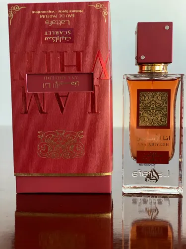 ? Perfume Ana Abiyedh Scarlet Lattafa - Eau de Parfum (80ml)