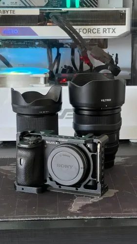 Sony a6600 + 16mm 1.4 + 75mm 1.2