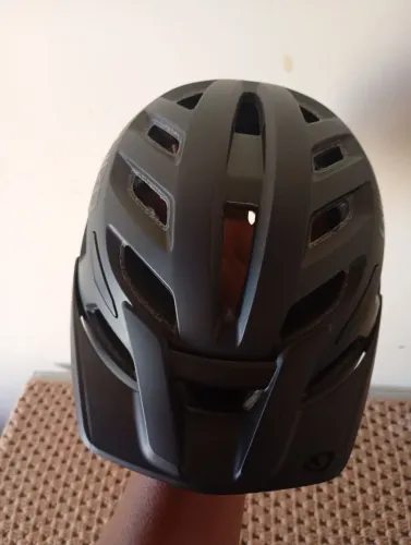 Capacete ciclismo Giro tamanho L