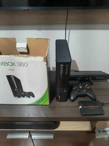 Xbox 360 com mais de 40 jogos