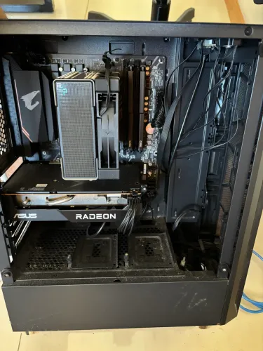 Pc gamer ryzen 7 + RX7600 16Gb ram
