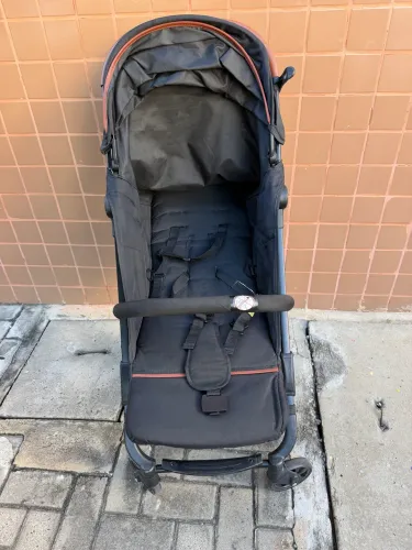Vendo carrinho de passeio infantil Galzerano