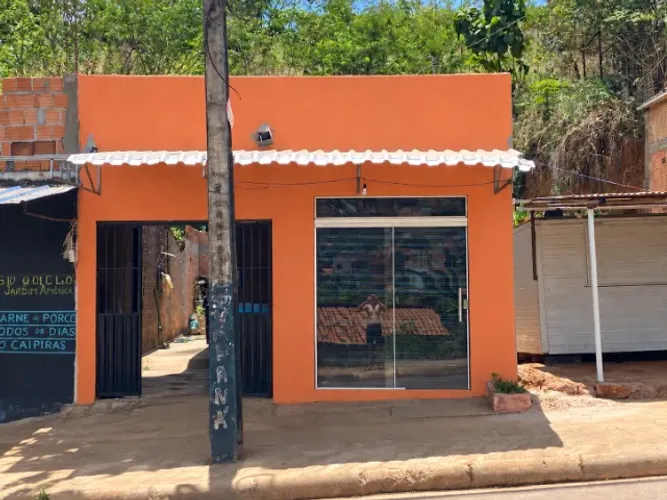 Casa com ponto comercial na AVENIDA VS10 BAIRRO JARDIM AMÉRICA
