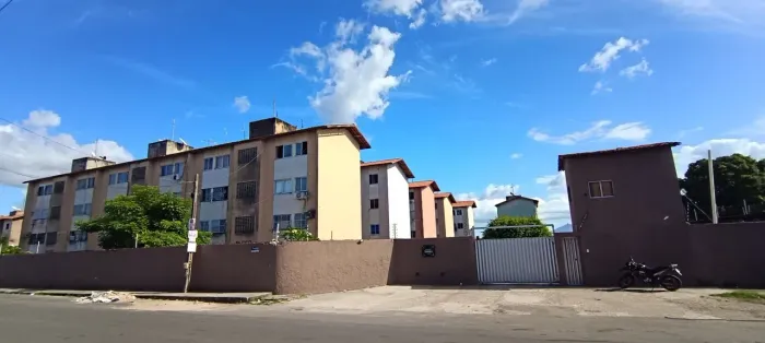 Apartamento com 2 dormitórios para alugar, 42 m² por R$ 850/mês - Vila Peri - Fortaleza/CE