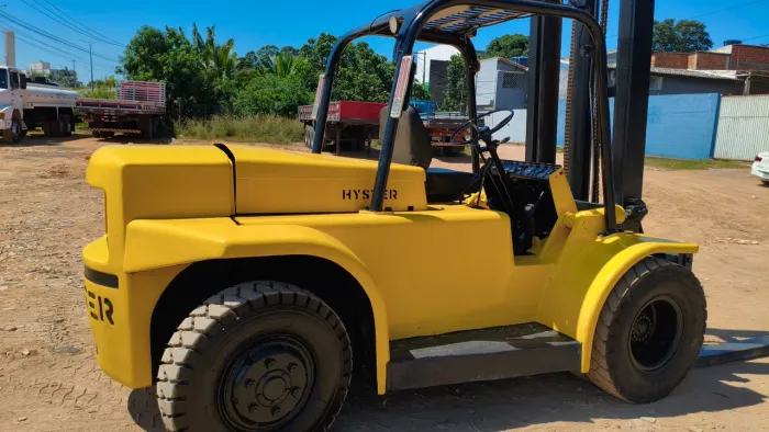 Vendo empilhadeira 7 ton