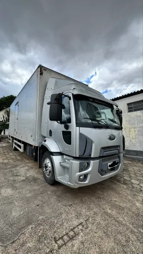 Ford Custom Classic 2013