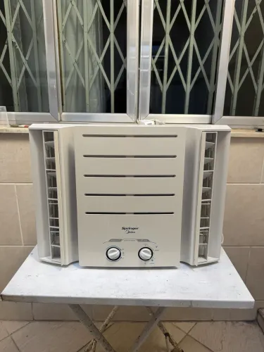 Ar-condicionado de Janela Rotativo Ar Frio 10000BTUs 110V Ar Janela Midea