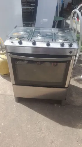 Vende-se esse fogão pega as 5 bocas e o forno 