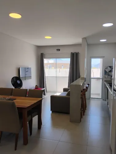Apartamento novo em Ubatuba. 2 quartos, suite, varanda, churrasqueira, piscinas, 1 vaga co