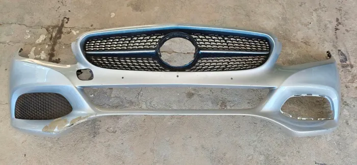 Para choque Mercedes C180