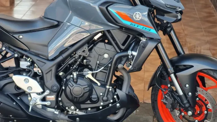 MT 03 Yamaha Cinza 2022