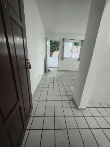 Aluga-se Apartamento Térreo no Condomínio Residencial Bertioga 
