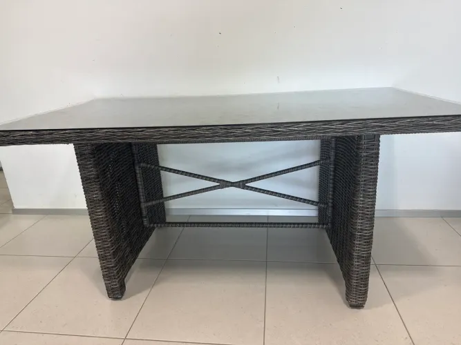 Mesa de ratan 6 lugares seminova