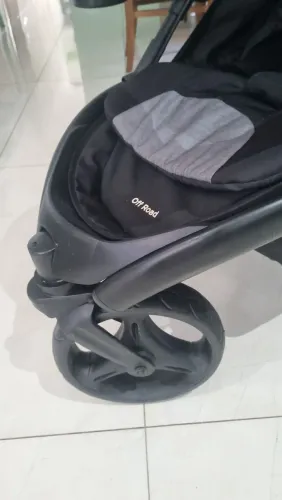 Carrinho de bebê e passeio off road pra todo tipo de terreno