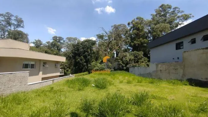 Lindo lote/terreno à venda, com 582 m² no Condomínio Reserva do Vianna - Granja Viana, Cot
