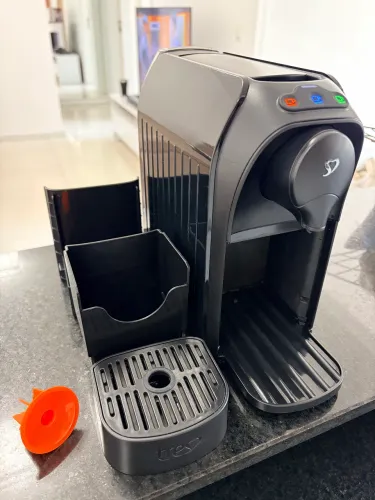 Máquina de Café Expresso Três Corações - Ótimo Estado