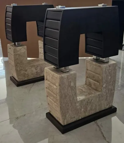 Mesa de Jantar 6 lugares tampo de vidro e pés de mármore com madeira