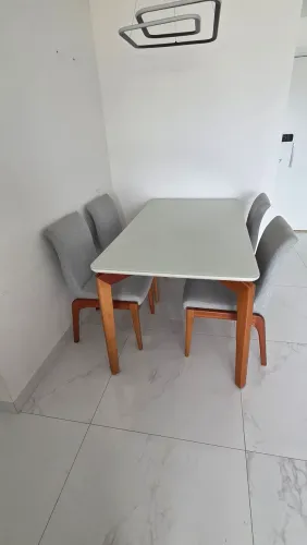Mesa de Jantar 1,60m Alfa + 4 Cadeiras Delta Laca/Vidro - Ideali Móveis