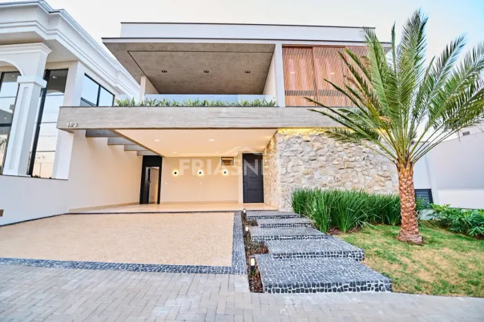 Casa à venda no condomínio Residencial Damha II