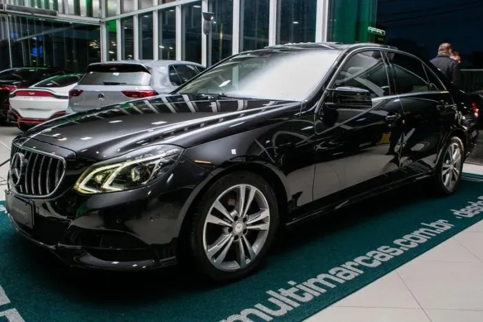 Mercedes-Benz E-250 CGI Avantgarde 2.0 TB 211cv Aut. 2014