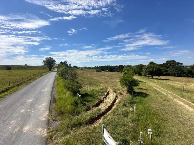 Chácara com fácil acesso, 32.000 m² e com bosque em Porto Amazonas - Cód. 05.014
