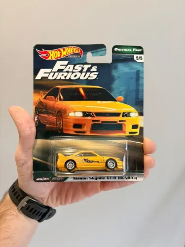 Hot Wheels Premium - Nissan Skyline GTR-33 Amarela - Lacrado - Escala 1:64