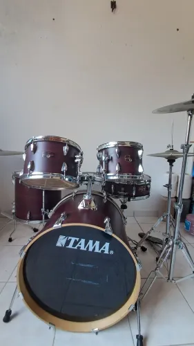 Bateria Tama Imperialstar 5 Peças + Zildjian Planet Z