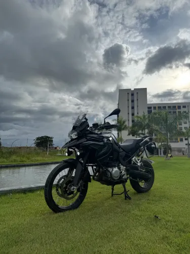 BMW F850 triple black