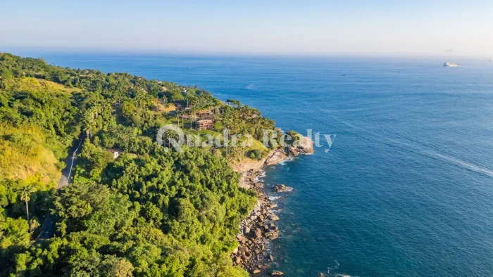 Área costeira em Ilhabela
