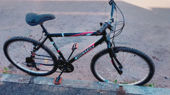 Bicicleta aro 26 com marcha