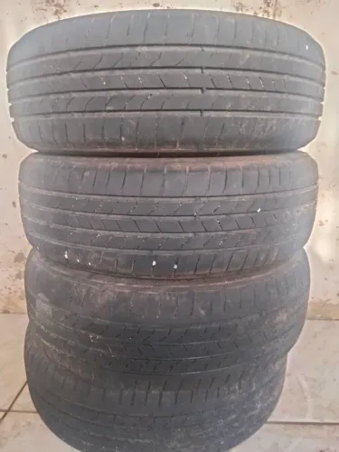Pneus aro 15. 185/60 xbri