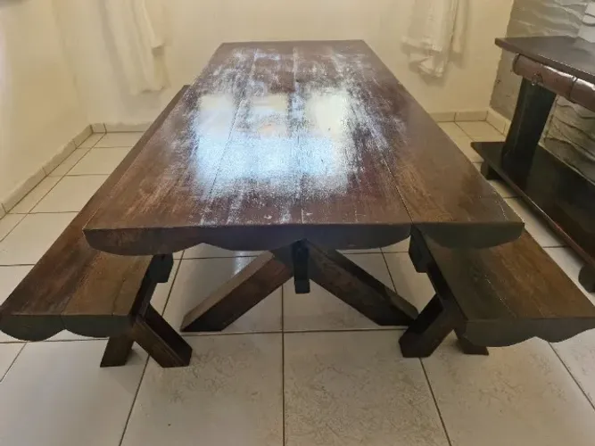 Mesa Rústica com Bancos em Madeira Timborana