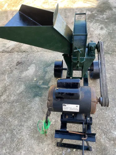 Conjunto de forrageira com motor monofásico de 3 cv 