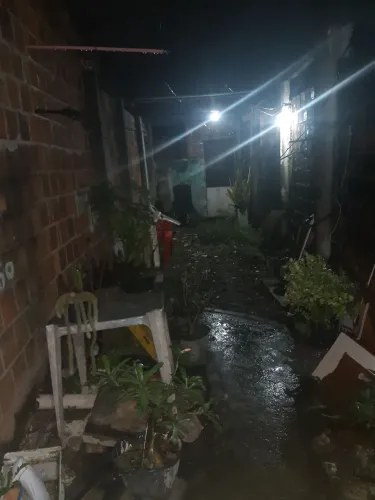 Vende-se uma casa no Recife bairro areias