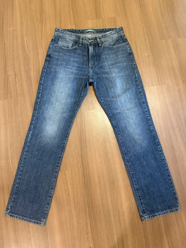 CALÇA JEANS LACOSTE ORIGINAL - TAMANHO 44 - USADA APENAS 2 VEZES