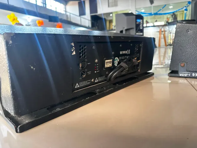 Caixas Array line Mark Áudio VMK6