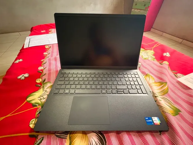Dell Inspirion 15 3530